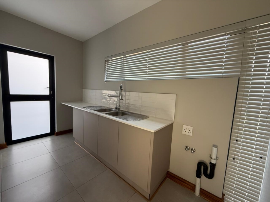 To Let 4 Bedroom Property for Rent in Wild Olive Estate Free State